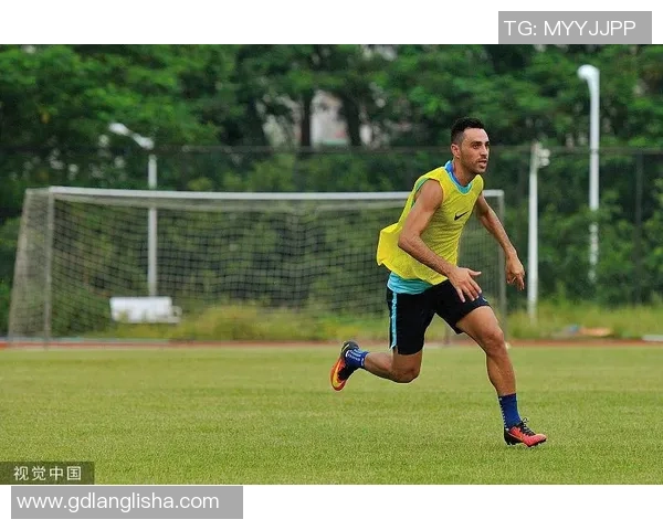 上海羽毛球队在选拔赛中以100分稳居积分榜首位展现强劲实力 上海羽毛球队在选拔赛中以100分稳居积分榜首位展现强劲实力