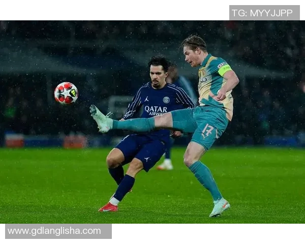 足球明星转身瞬间的精彩瞬间与背后故事揭秘 足球明星转身瞬间的精彩瞬间与背后故事揭秘