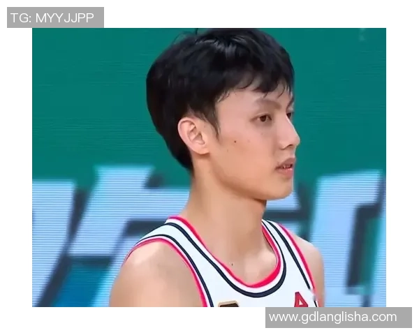 徐杰对足球明星的热爱与追随背后的故事与启示